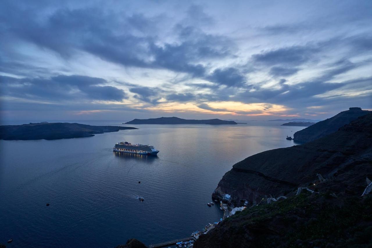 Amphitheater Cave Houses Fira  Esterno foto