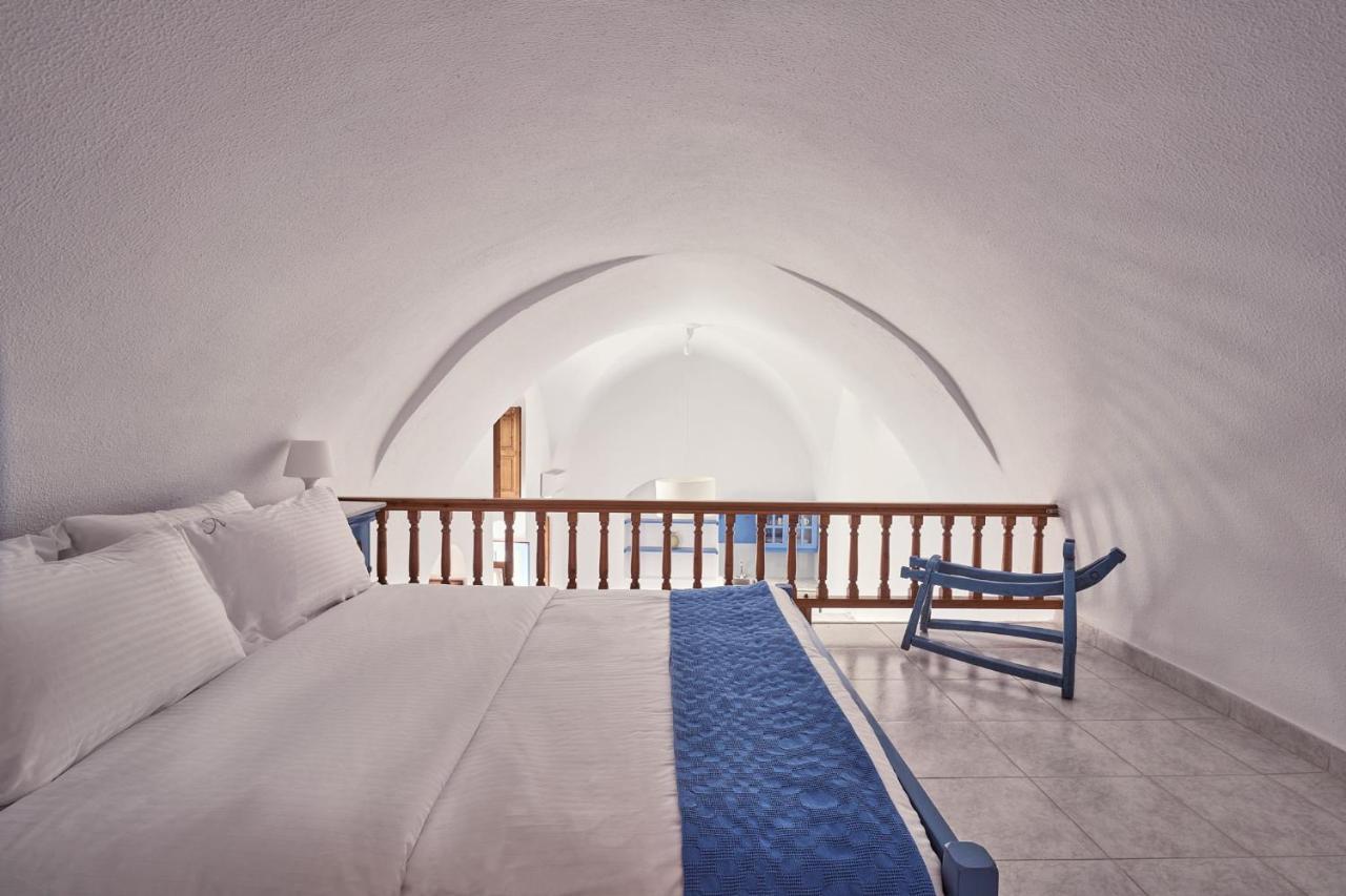 Amphitheater Cave Houses Fira  Esterno foto